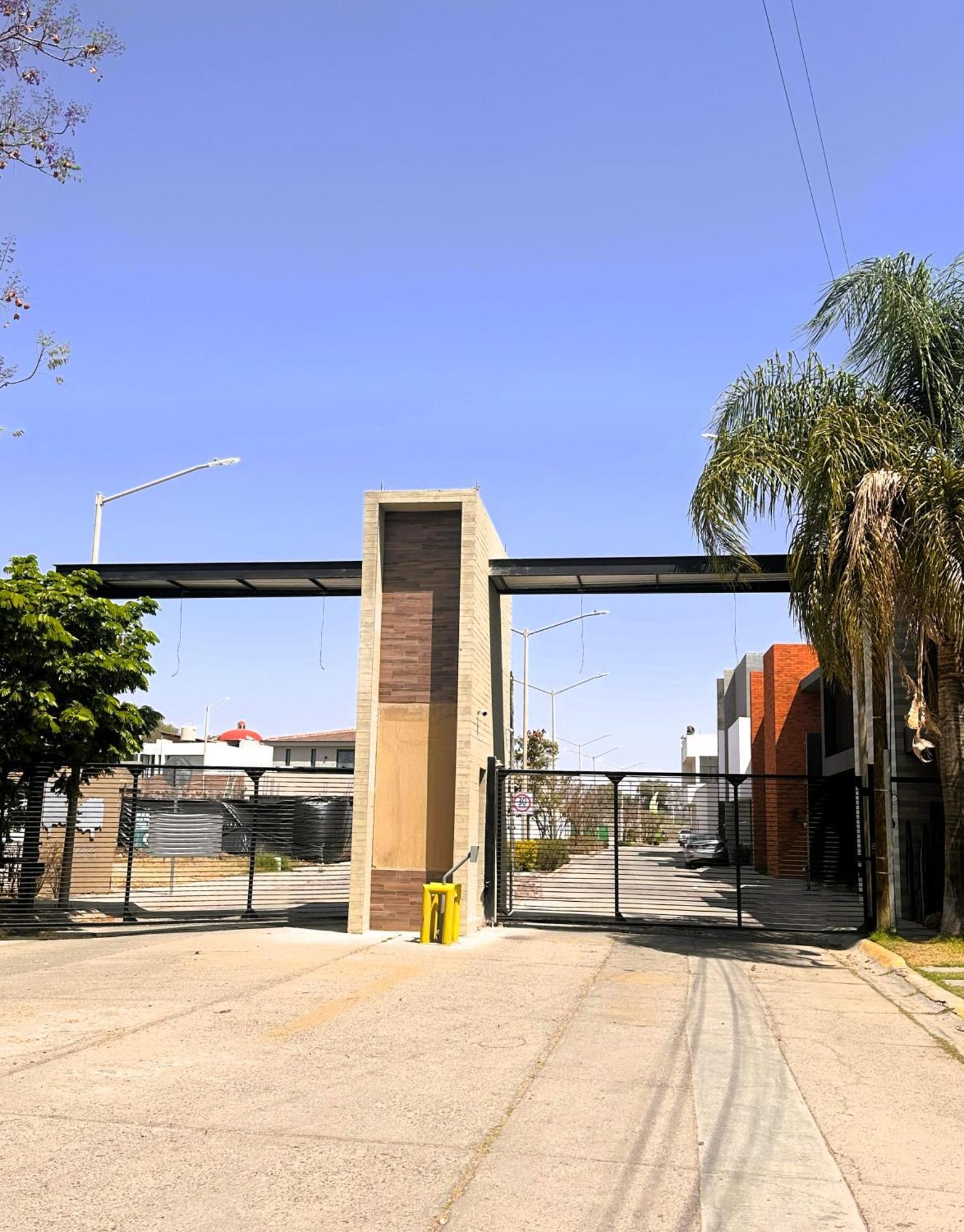 Arboleda 5 Luxury Lofts Aparthotel Silao Bagian luar foto